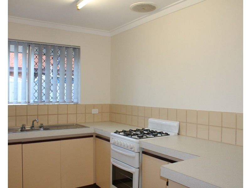19/105 Simpson Avenue, Rockingham WA 6168