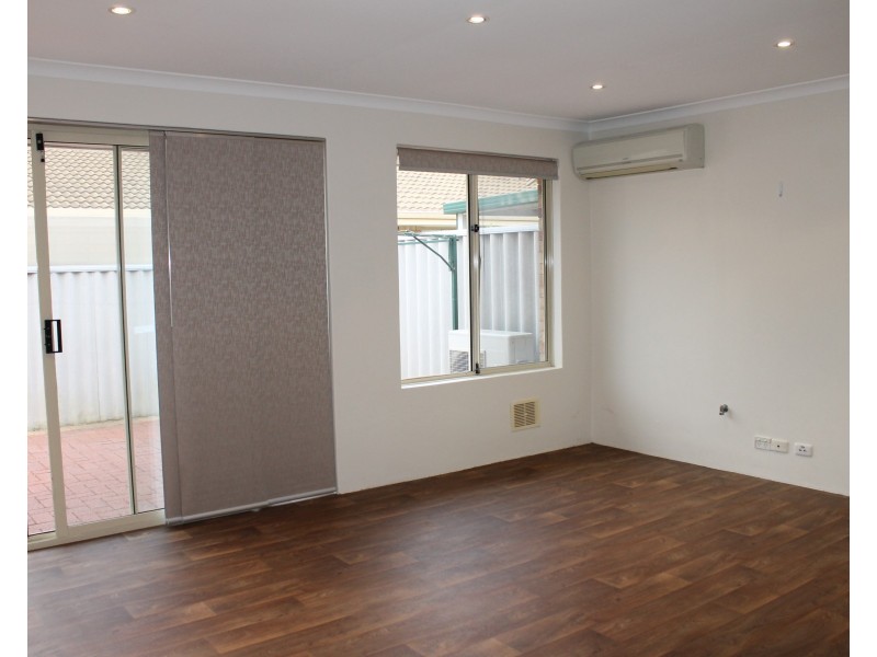8/4 Dowling Street, Rockingham WA 6168