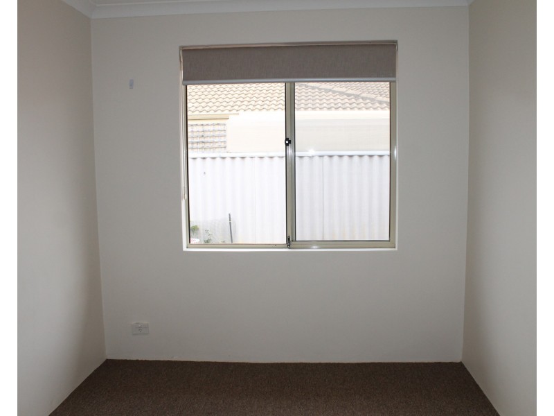 8/4 Dowling Street, Rockingham WA 6168