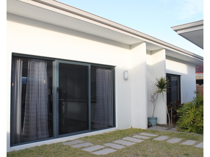 19 Turtles Bend, Secret Harbour WA 6173
