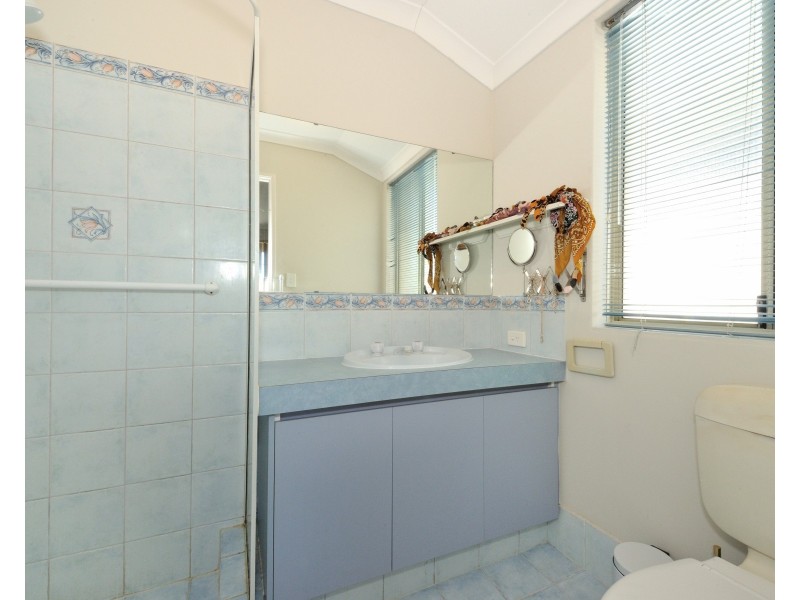 4 Raven Lane, Warnbro WA 6169