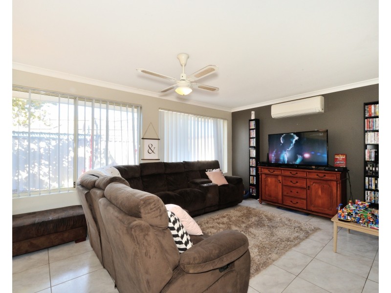 4 Raven Lane, Warnbro WA 6169
