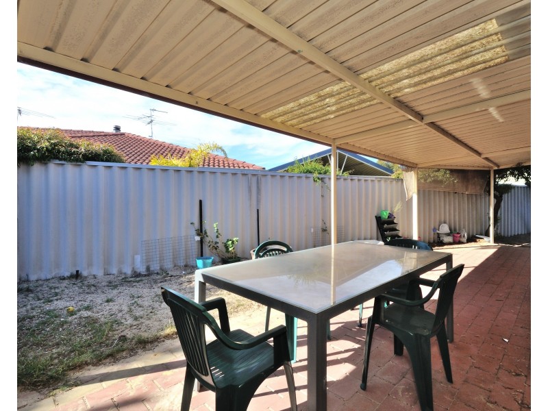4 Raven Lane, Warnbro WA 6169