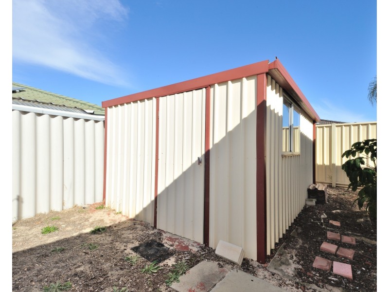 4 Raven Lane, Warnbro WA 6169