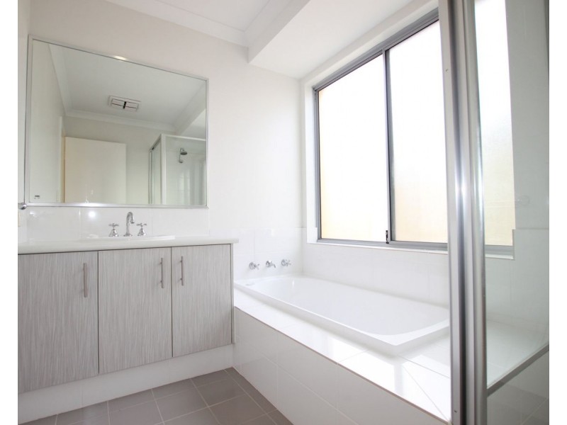 9 Elvire Grove, Golden Bay WA 6174