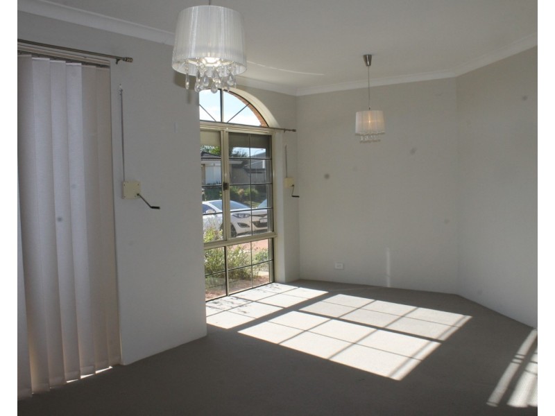 8 Armistice Way, Warnbro WA 6169