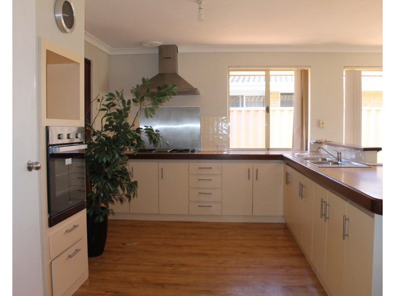 8 Armistice Way, Warnbro WA 6169