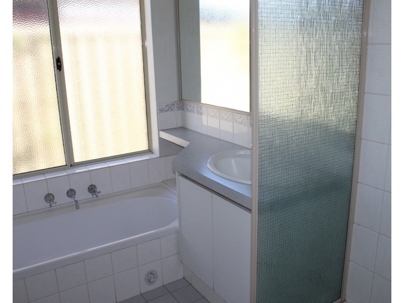 8 Armistice Way, Warnbro WA 6169