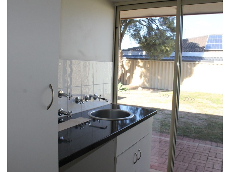 8 Armistice Way, Warnbro WA 6169