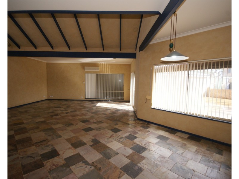 13 Mildura Place, Rockingham WA 6168