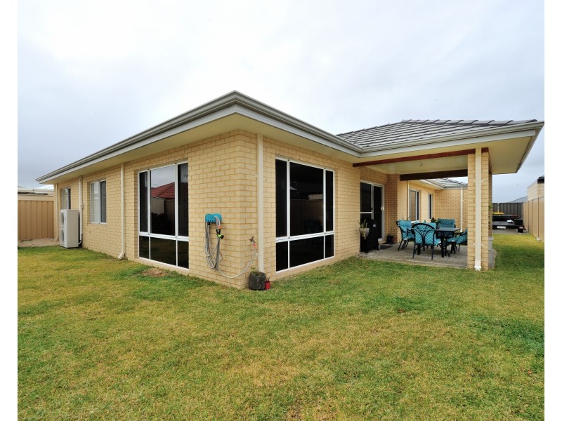11 Sandgate Boulevard, Baldivis WA 6171