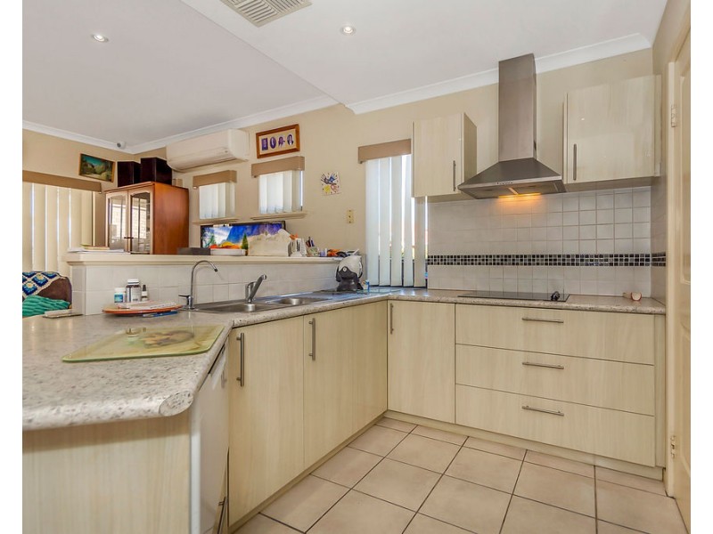 6/9 Bradbury Street, Rockingham WA 6168