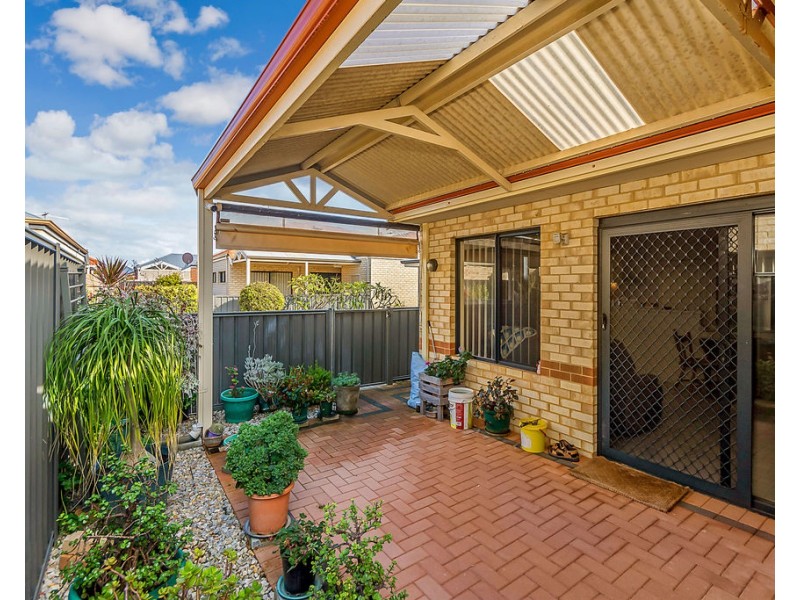 6/9 Bradbury Street, Rockingham WA 6168