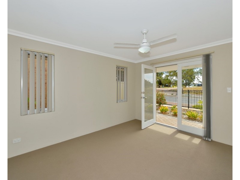 130 Lake Valley Drive, Lakelands WA 6180