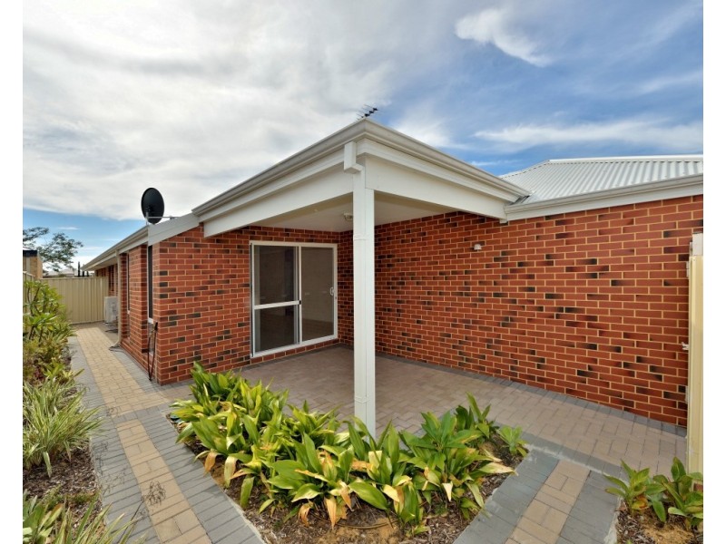 130 Lake Valley Drive, Lakelands WA 6180