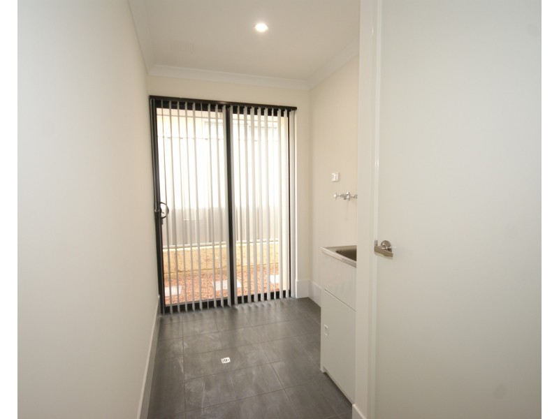 16 Bentham Rise, Wellard WA 6170