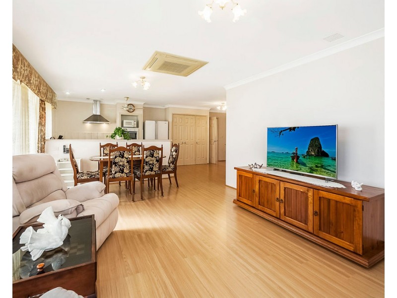 10 Pebblebeach Cove, Waikiki WA 6169