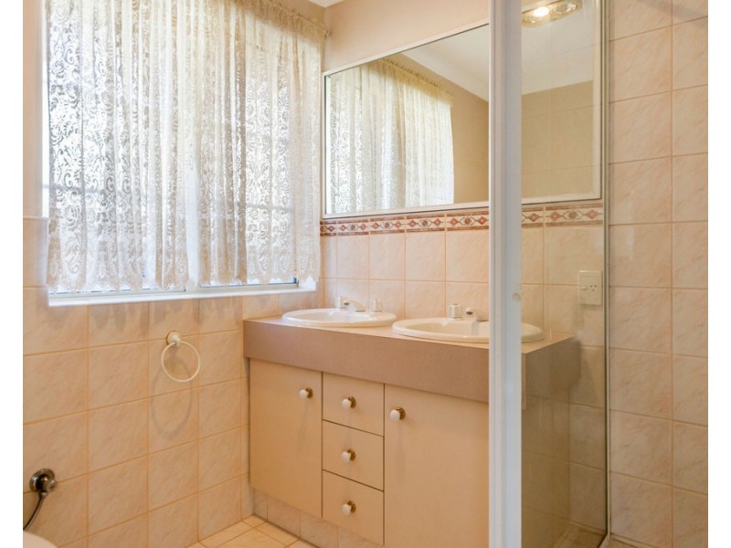 10 Pebblebeach Cove, Waikiki WA 6169