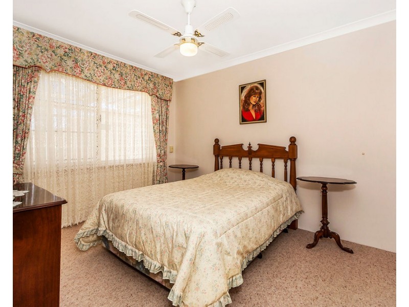 10 Pebblebeach Cove, Waikiki WA 6169