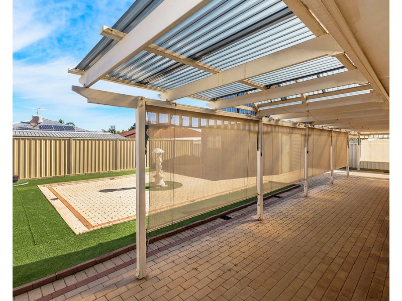 10 Pebblebeach Cove, Waikiki WA 6169