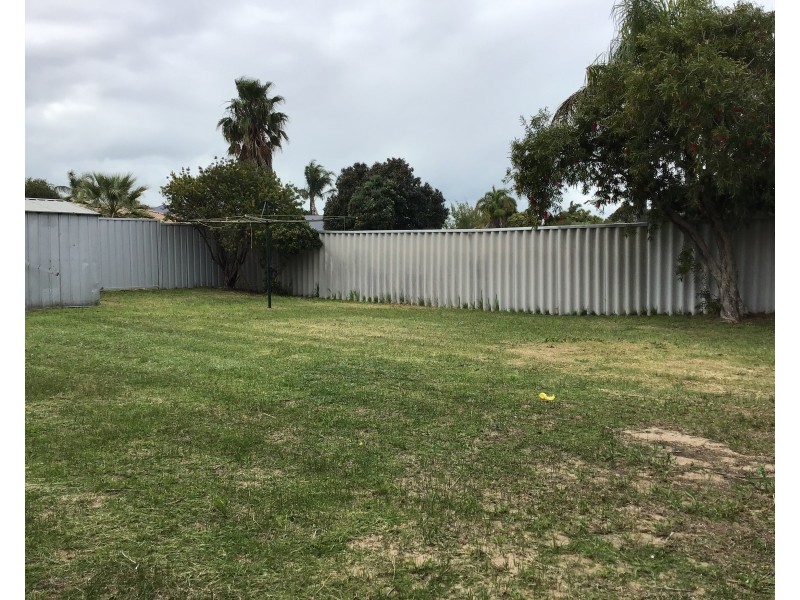 1 Glenroy Gardens, Port Kennedy WA 6172