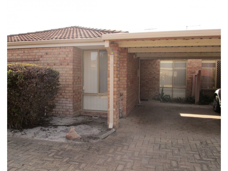 15/10  Hawkins Street, Rockingham WA 6168