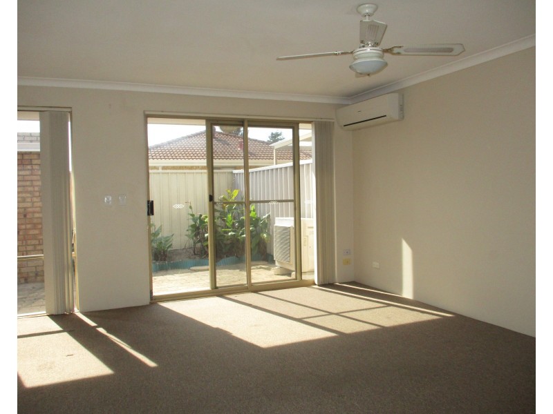 15/10  Hawkins Street, Rockingham WA 6168