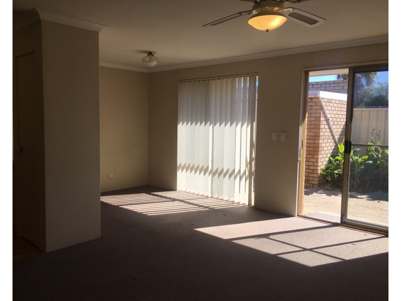 15/10  Hawkins Street, Rockingham WA 6168