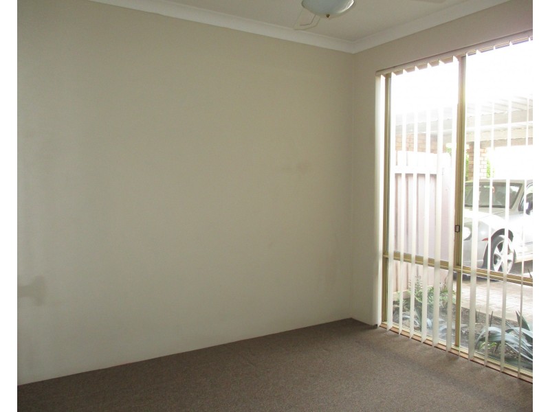 15/10  Hawkins Street, Rockingham WA 6168