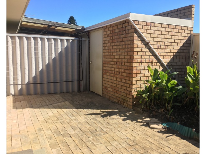 15/10  Hawkins Street, Rockingham WA 6168
