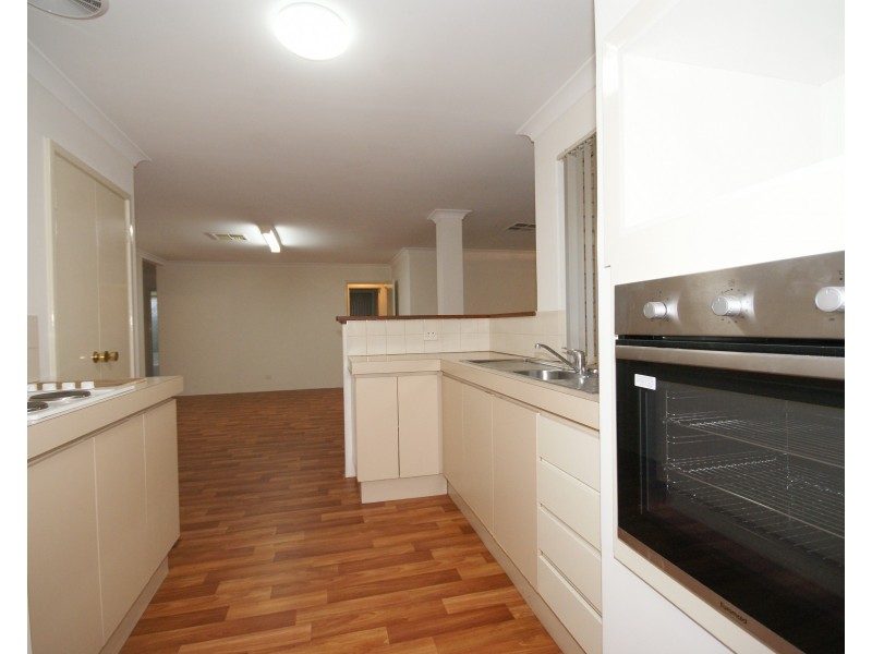 17B Carnation Place, Yangebup WA 6164