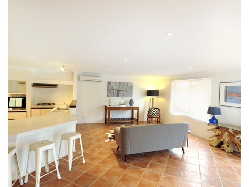 8 Cardiff Place, Warnbro WA 6169