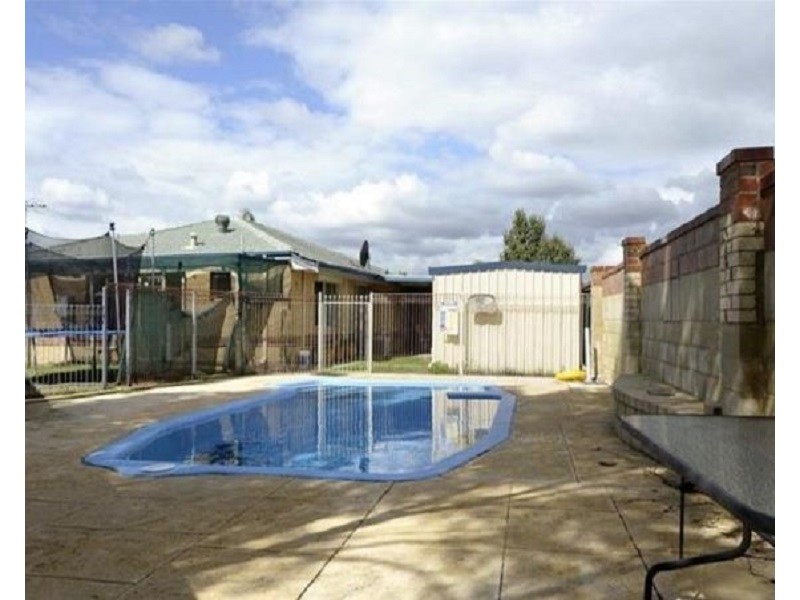 5 Huntingdale Court, Cooloongup WA 6168