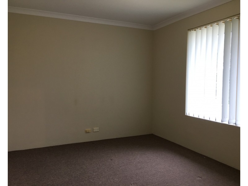 33 Charnley Gardens, Waikiki WA 6169