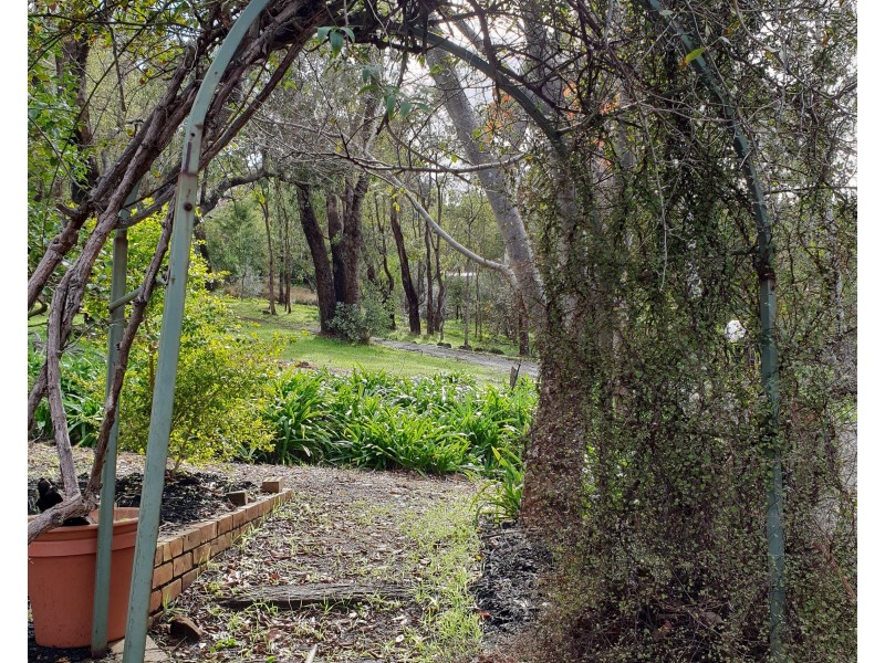 9 Soldiers Road, Roleystone WA 6111