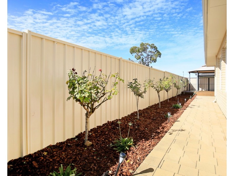 6 Jubata Gardens, Dudley Park WA 6210