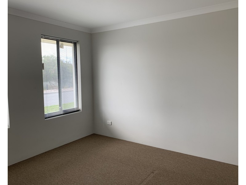 30 Bottlenose Circuit, Waikiki WA 6169