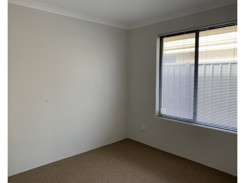 30 Bottlenose Circuit, Waikiki WA 6169