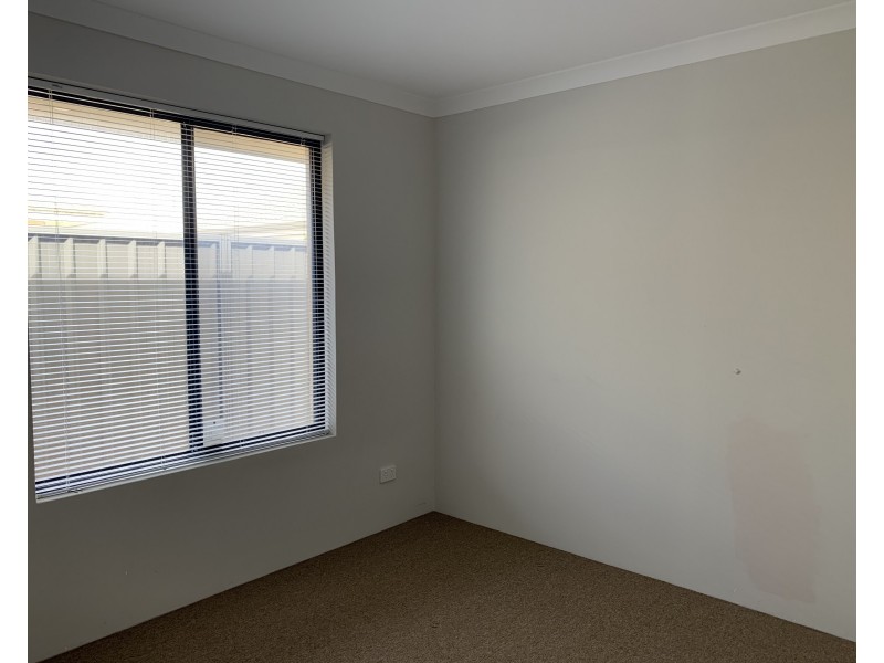 30 Bottlenose Circuit, Waikiki WA 6169