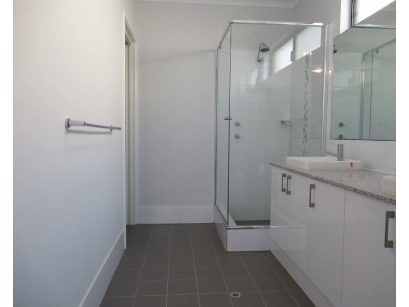 32 Brandeis Grove, Karnup WA 6176