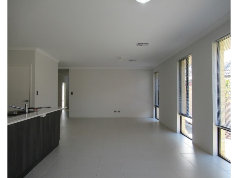 32 Brandeis Grove, Karnup WA 6176