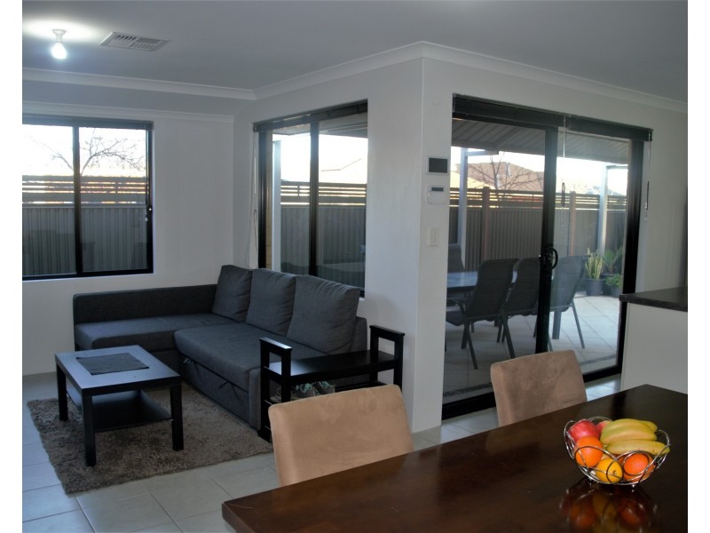 26 Shimmer Street, Wellard WA 6170