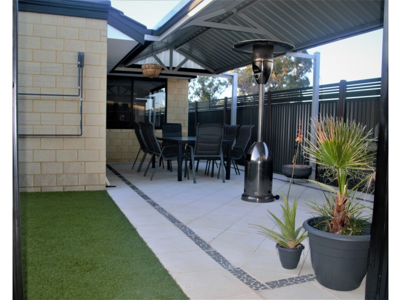 26 Shimmer Street, Wellard WA 6170