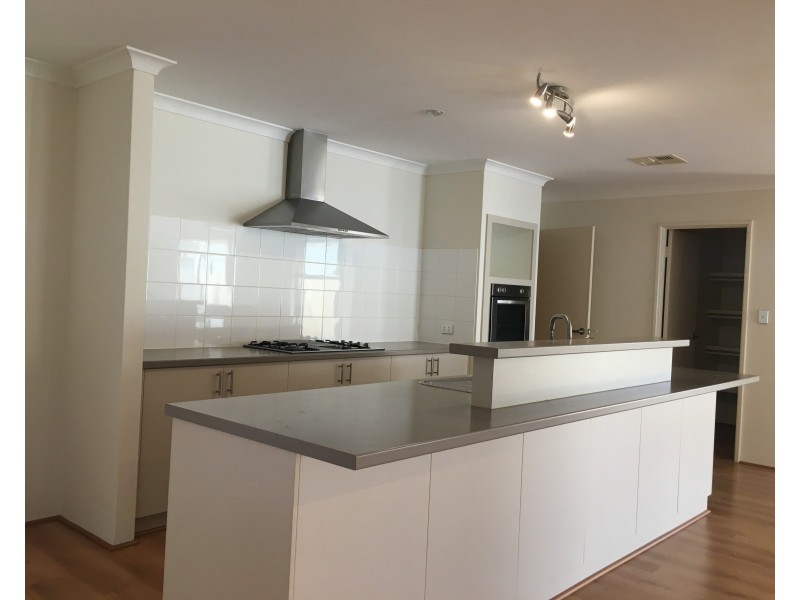 3 Stradbroke Road, Secret Harbour WA 6173