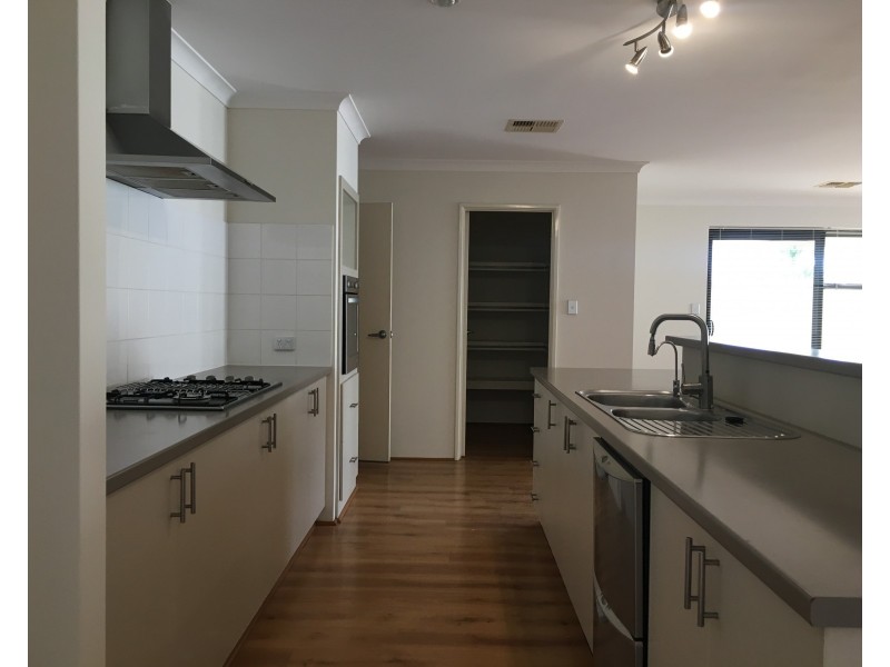 3 Stradbroke Road, Secret Harbour WA 6173