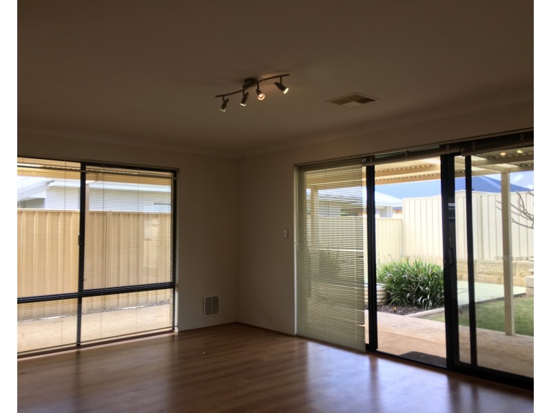 3 Stradbroke Road, Secret Harbour WA 6173