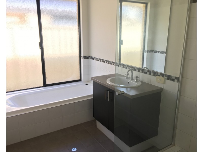 3 Stradbroke Road, Secret Harbour WA 6173