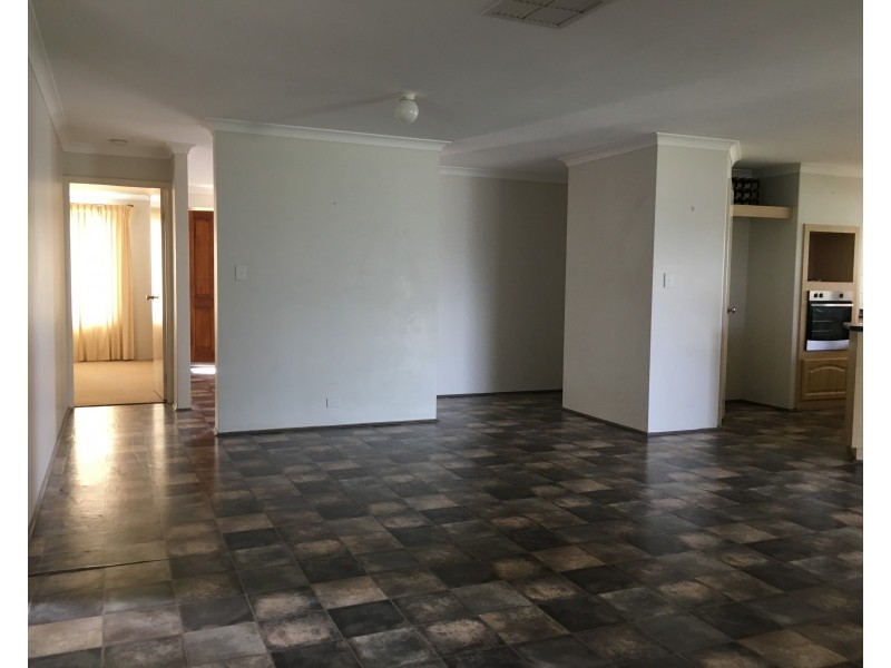 10 Caldera Way, Port Kennedy WA 6172