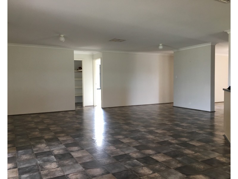 10 Caldera Way, Port Kennedy WA 6172