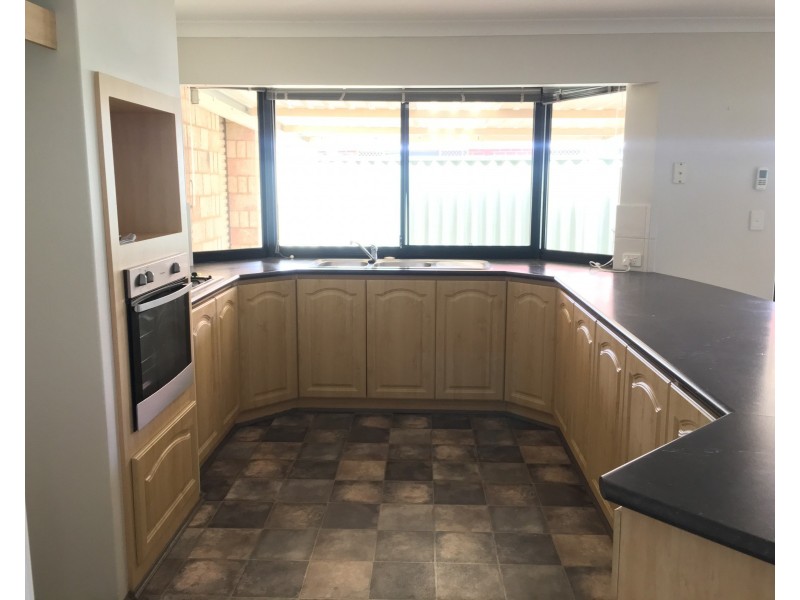 10 Caldera Way, Port Kennedy WA 6172